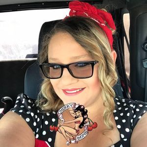 Meet your Posher, Kayla